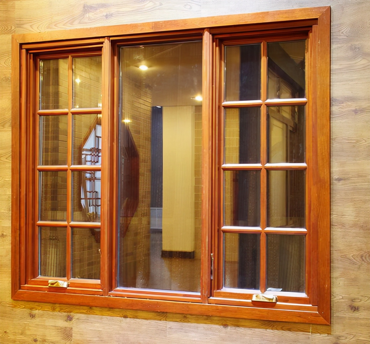 斷橋鋁和鋁包木窗到底哪個(gè)好？沈陽斷橋鋁門窗廠家良心話：挑好不挑貴！